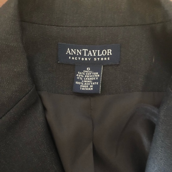 Ann Taylor blazer - Picture 4 of 5